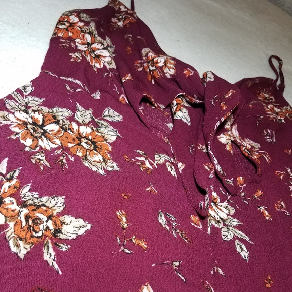 Floral Tie Front Romper - Picture 6 of 6